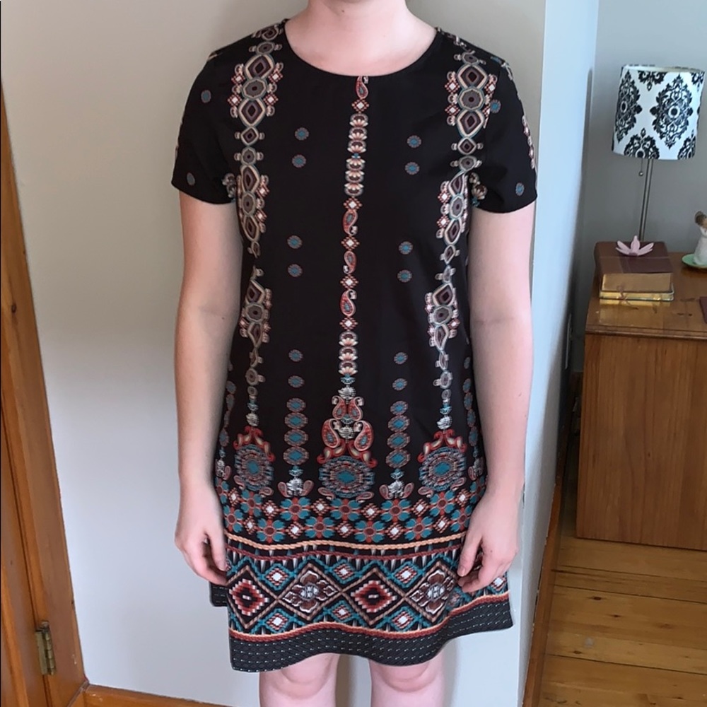 Shift dress with unique pattern